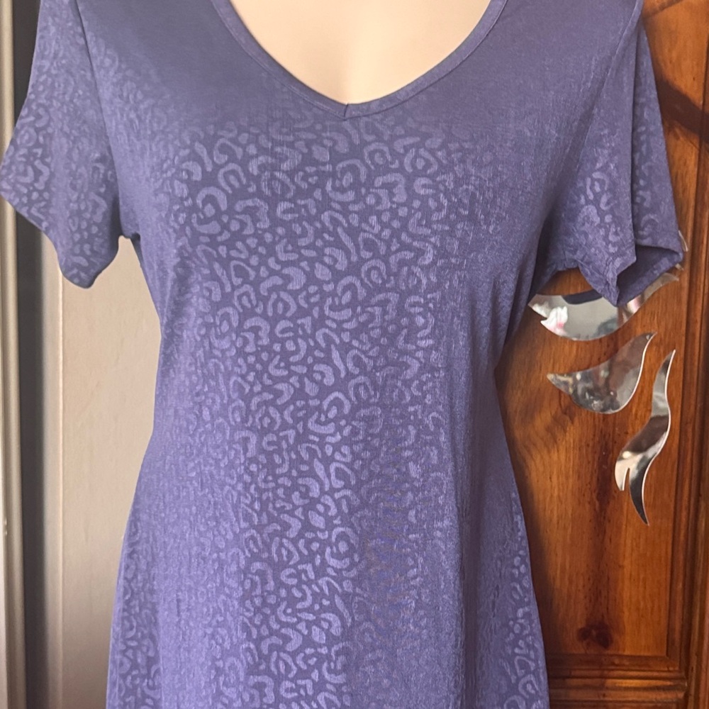 Jaclyn Smith Lavender Patterned Short Sleeve Top